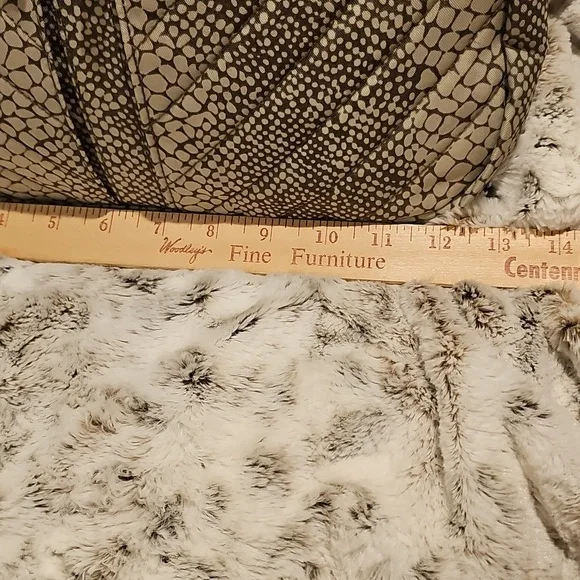 Travelon Crossbody Bag Like New Condition - Picture 5 of 13